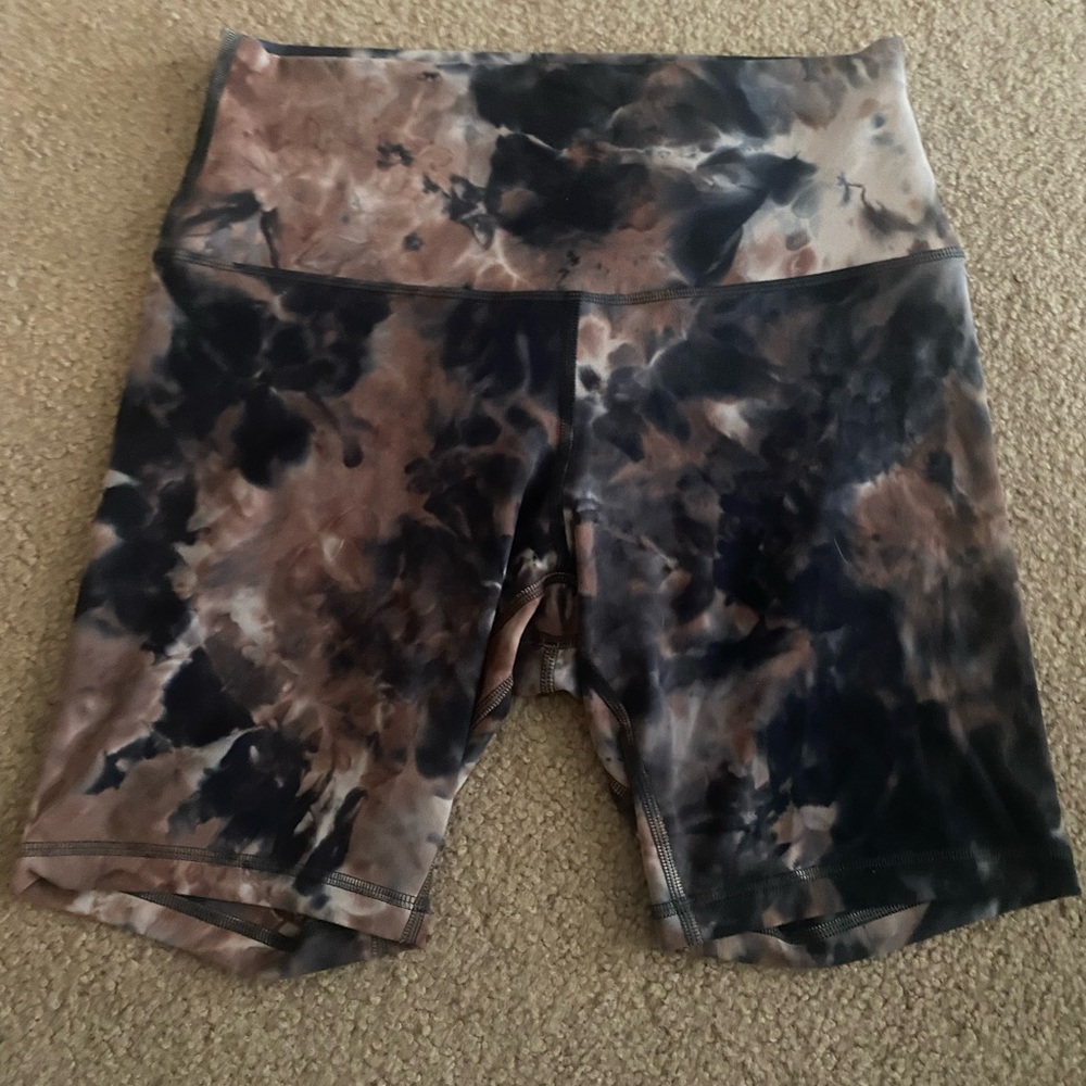 Lululemon align shorts size 8 - brand new condition